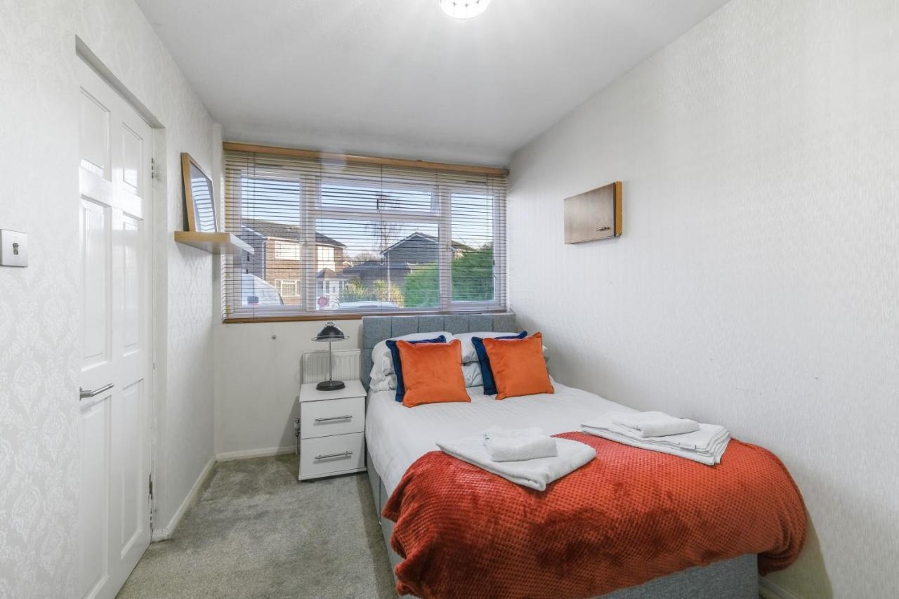 Staiforce 2 Bedroom House With Parking Maidenhead Exterior foto