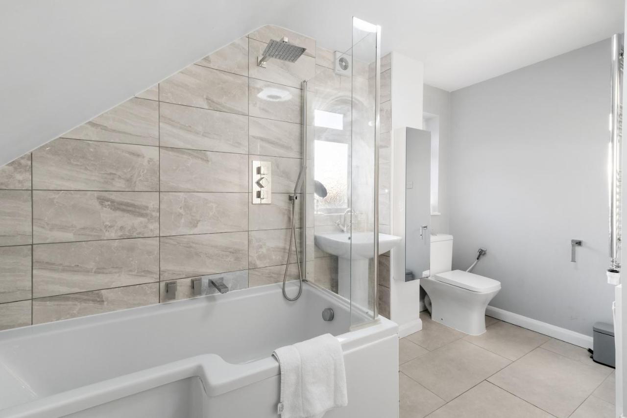 Staiforce 2 Bedroom House With Parking Maidenhead Exterior foto